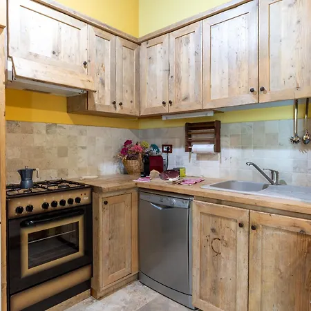 Il Poggio Dell'eremita Apartment *